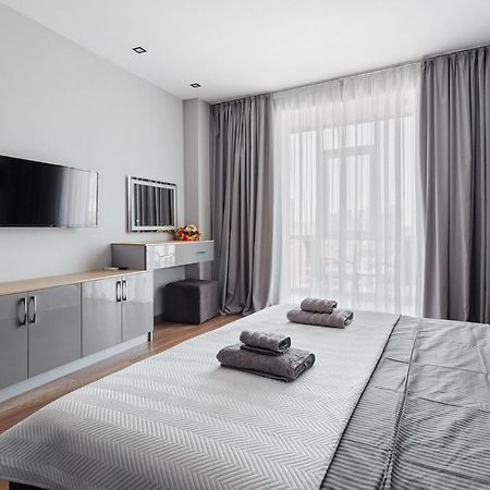 Grey Apartment In 14 Floor Odessa Eksteriør billede
