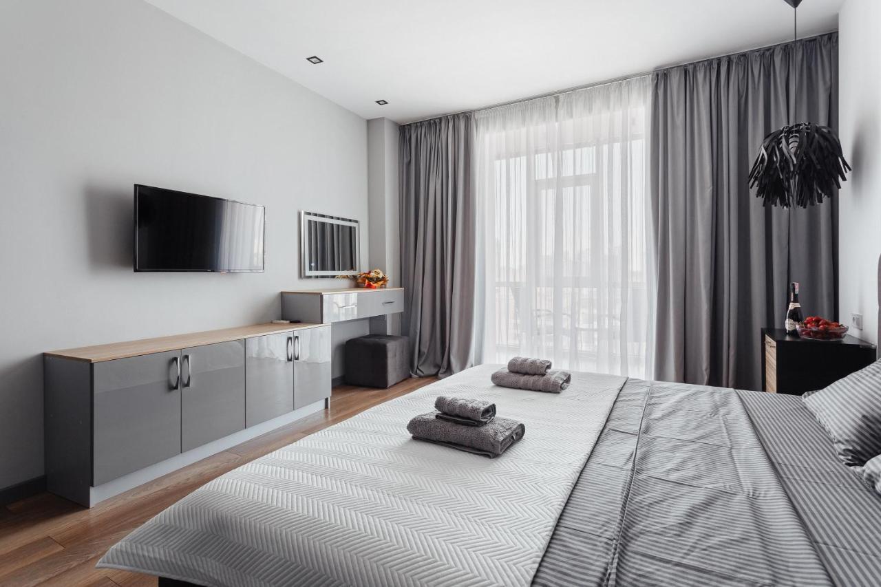 Grey Apartment In 14 Floor Odessa Eksteriør billede